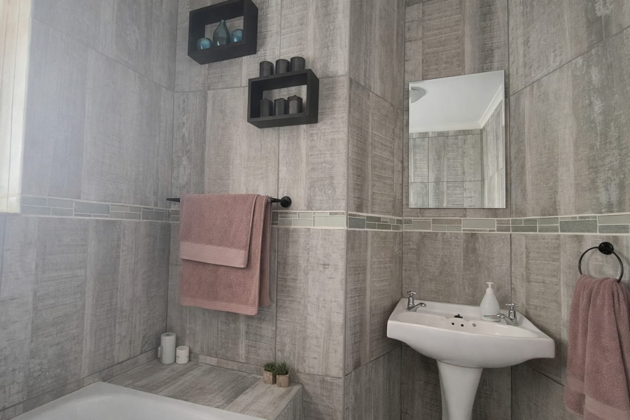 3 Bedroom Property for Sale in Meiringspark Ext 4 North West